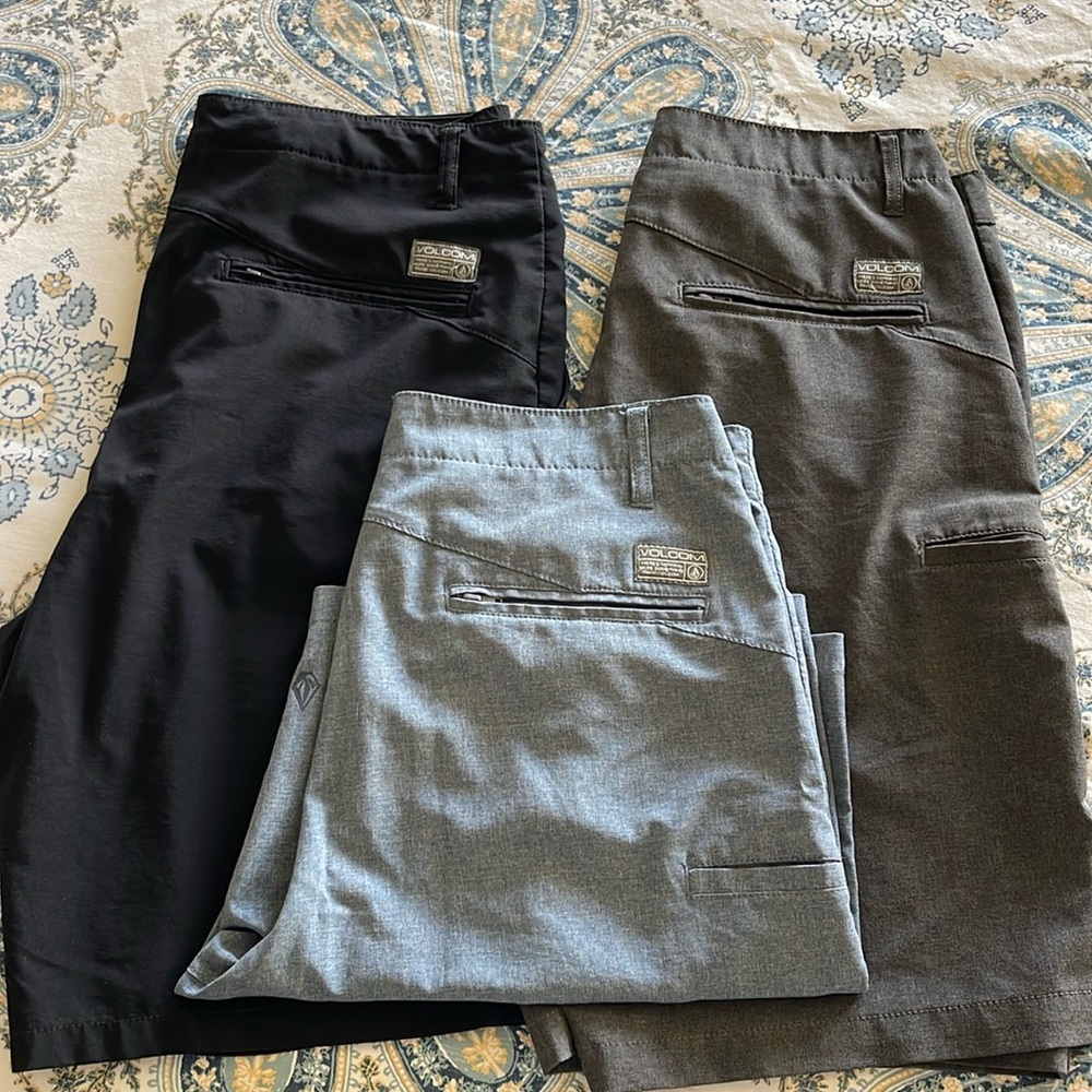 Pack of 3 - Volcom black grey and blue Surf and Turf Shorts Relaxed Fit like new